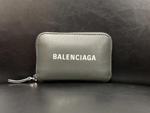 バレンシアガのカードケース