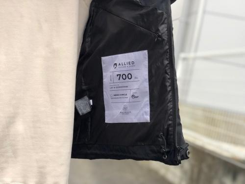 ビューティー アンド ユースのダウンジャケット