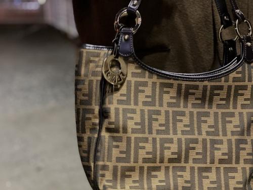 フェンディのショルダーバッグ