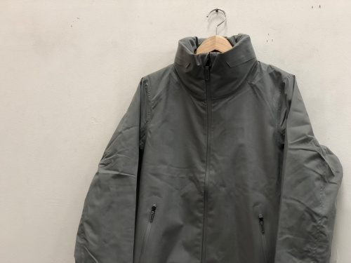 アウトドアブランドのDESCENTE ALLTERRAIN