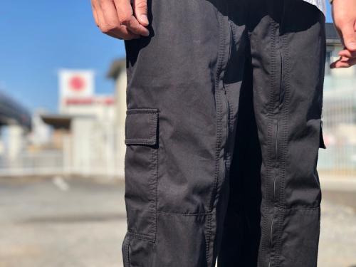 ランダム アイデンティティーズのカーゴパンツ