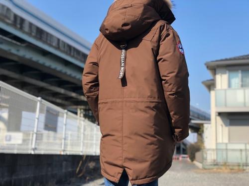 アークティックエクスプローラーのダウンジャケット