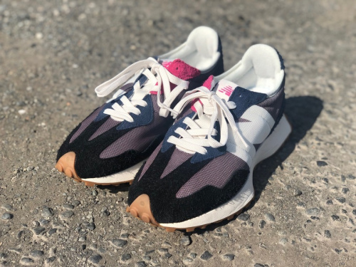 スニーカーのNEW BALANCE