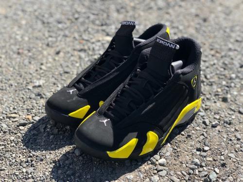 ナイキのハイカットスニーカー