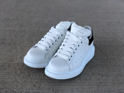 インポートブランドのalexander mcqueen