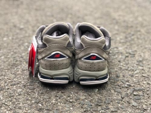 ニューバランスのML2002RA