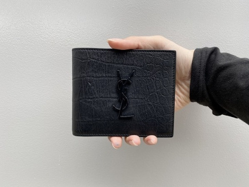 ラグジュアリーブランドのSaint Laurent Paris