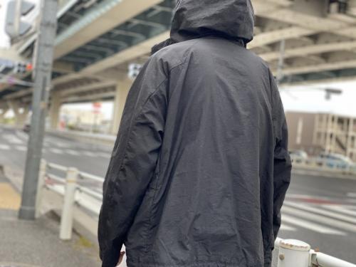 パッカブルジャケットの与野