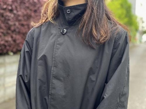 ステンカラーコートの与野