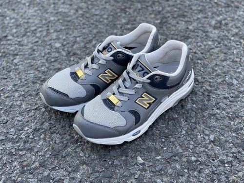 スニーカーのNEW BALANCE