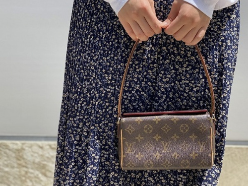 ラグジュアリーブランドのLOUIS VUITTON 　