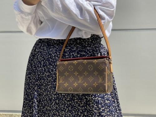 LOUIS VUITTON 　のルイ ヴィトン　