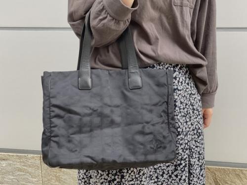 シャネルのニュートラベルライントートバッグ