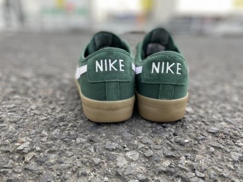ナイキエスビーのローカットスニーカー