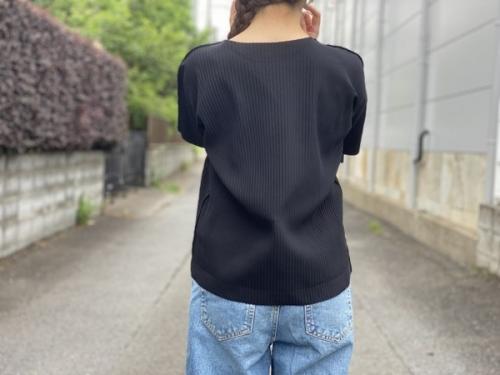 ミー イッセイ ミヤケのプリーツカットソー