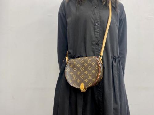 LOUIS VUITTON 　のルイ ヴィトン　