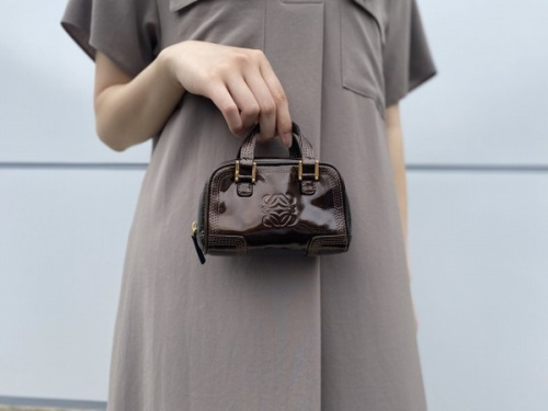 ラグジュアリーブランドのLOEWE