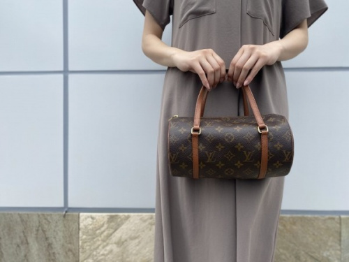 ラグジュアリーブランドのLOUIS VUITTON 　