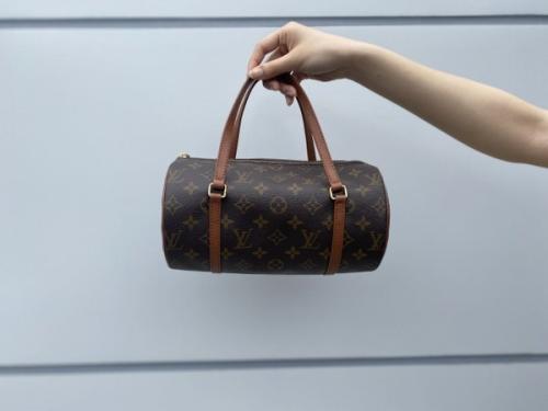 LOUIS VUITTON 　のルイ ヴィトン　