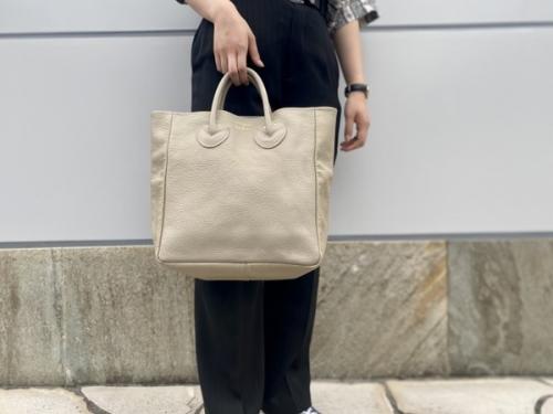 ヤングアンドオルセンザドライグッズストアのレザーバッグ