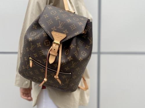 LOUIS VUITTON 　のルイ ヴィトン　