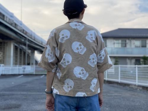 サンシーのオープンカラーシャツ