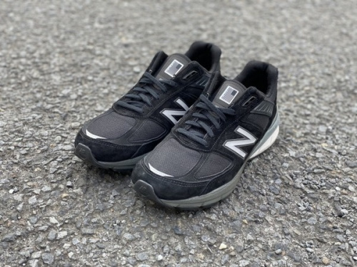 スニーカーのNEW BALANCE