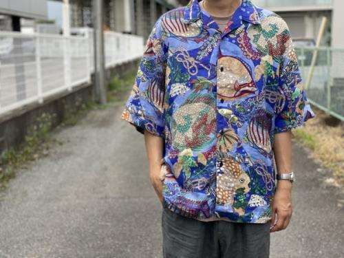 リネンシャツの与野