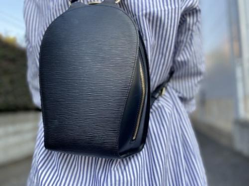 LOUIS VUITTON 　のルイ ヴィトン　