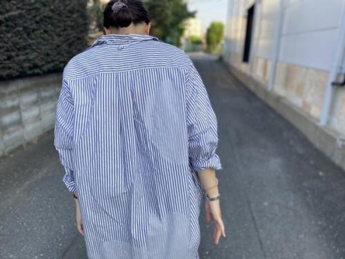 シャツワンピースの与野