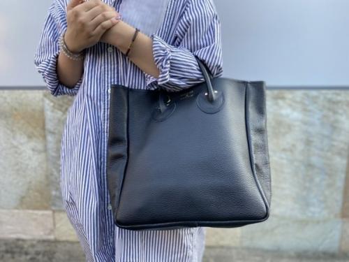 ヤング アンド オルセン ザ ドライグッズストアのレザートートバッグ