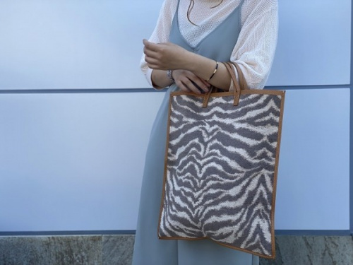 レアアイテムのAVACATION