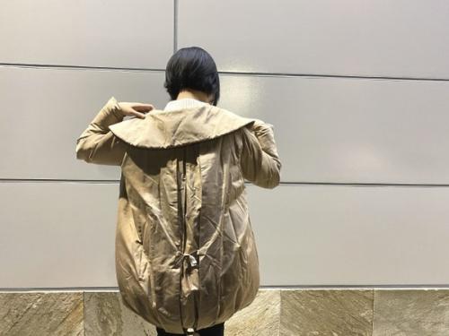 ダウンジャケットの与野