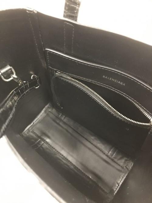 バレンシアガのクロコ型押しレザートートXXS