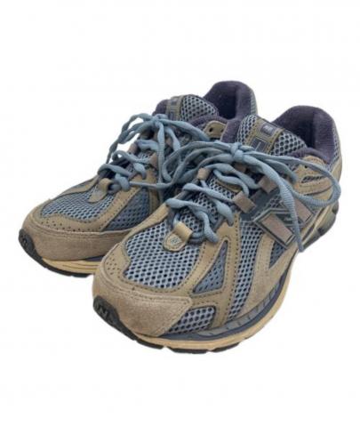「スニーカーのnew balance × AURALEE 」