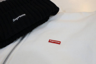 「メンズのSUPREME 」