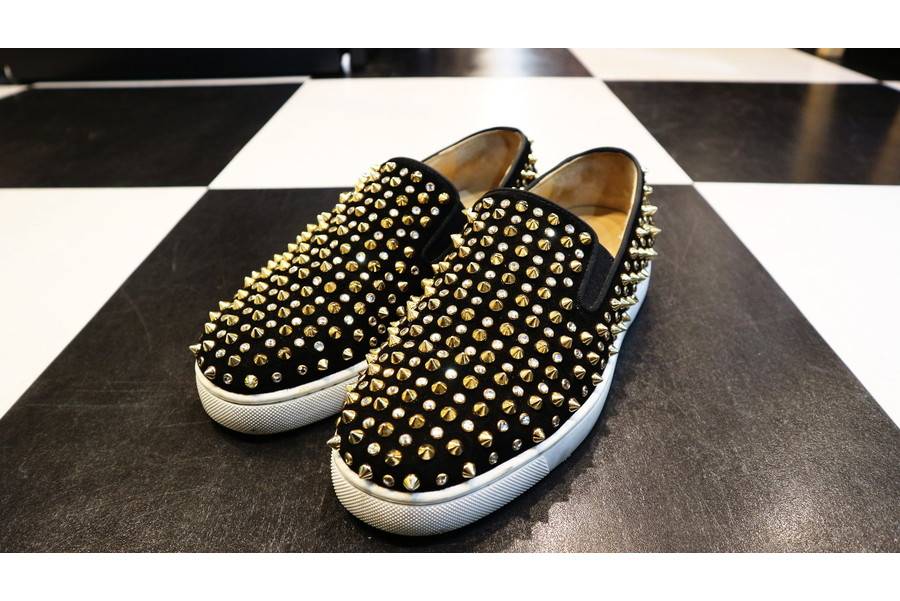 圧倒的存在感。Christian Louboutin(クリスチャンルブタン)スタッズ