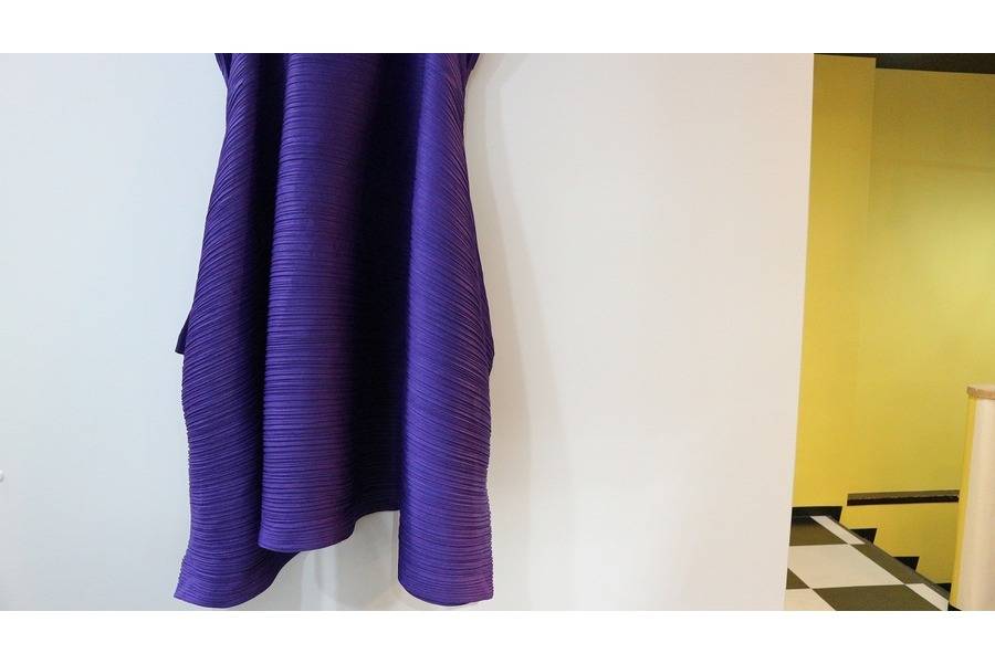 この素材といえば・・・。PLEATS PLEASE ISSEY MIYAKE/プリーツ