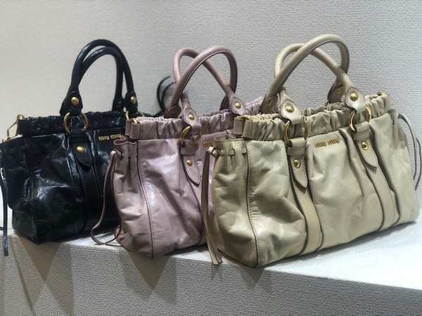 MIU MIU / ミュウミュウ からレザー２wayバッグを３点ご紹介致します ...