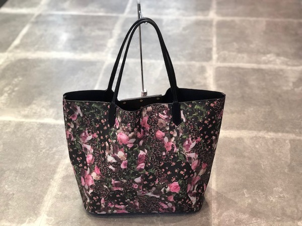 GIVENCHY / ジバンシィからAntigonaのフラワープリントバッグをご紹介