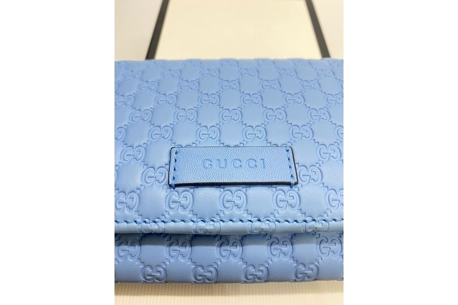 GUCCI / グッチの2つ折り長財布 / スカイブルーが入荷しました