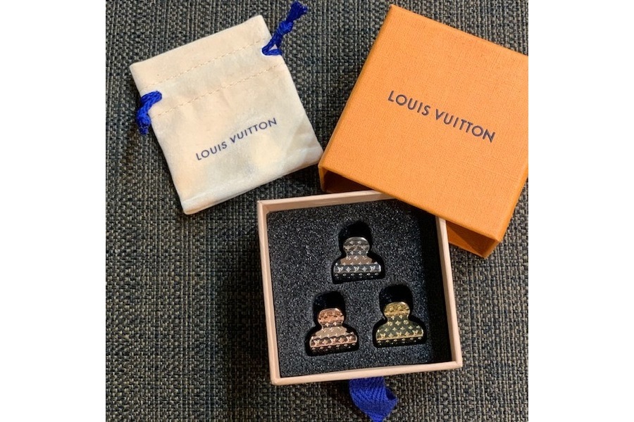 Louis Vuitton ヘアクリップ シルバー おしい Louis Vuitton ヘアクリップ シルバー おしい