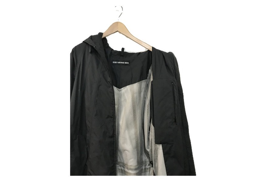 03AW ISSEY MIYAKE MENパラシュートコート】 - メルカリ