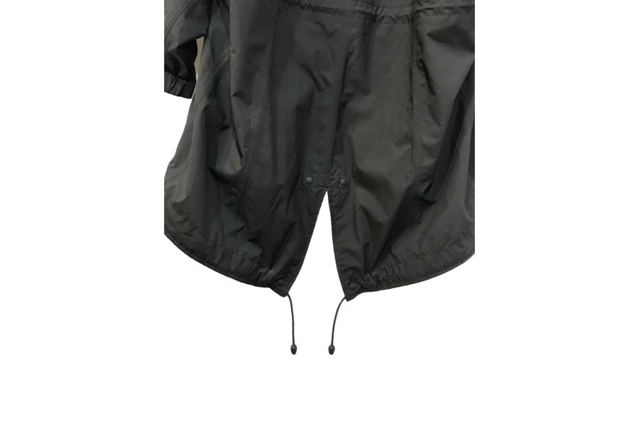 ISSEY MIYAKE MEN / イッセイミヤケメン】よりパラシュートコートが