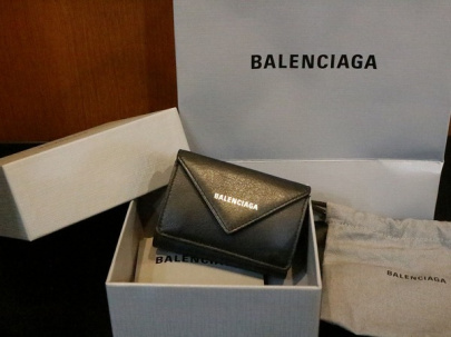 「ラグジュアリーブランドのBALENCIAGA 」