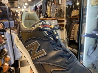 「スニーカーのNEW BALANCE 」