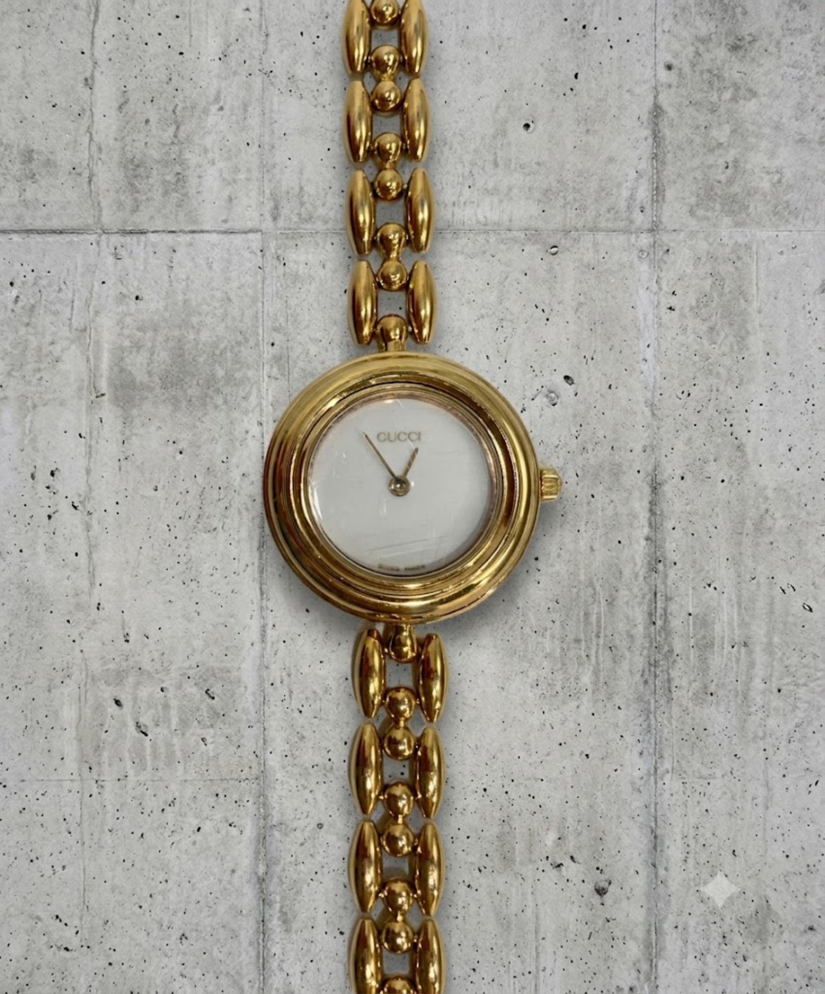 GUCCI / グッチ】チェンジベゼルウォッチ | 手元を彩る、私だけの