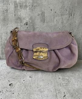 「ラグジュアリーブランドのPRADA 」