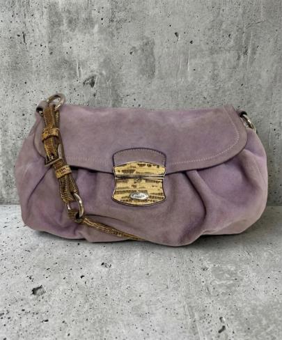 「ラグジュアリーブランドのPRADA 」
