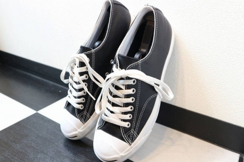 スニーカーのCONVERSE